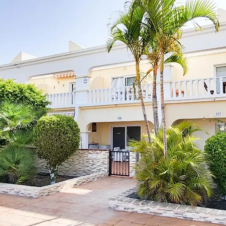 The Palms Poolview Balcony Apartment San Miguel de Abona