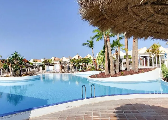 The Palms Poolview Balcony Apartment *