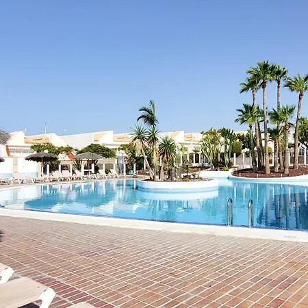 The Palms Poolview Balcony Apartament