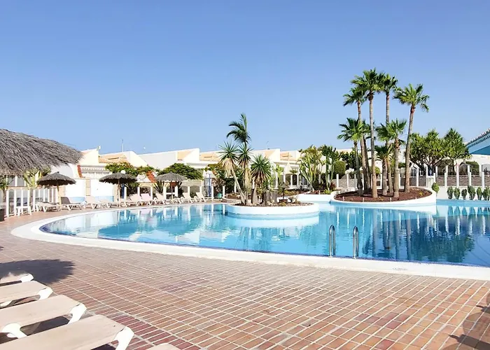 The Palms Poolview Balcony Apartament